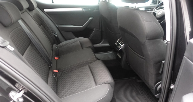 Skoda Superb cena 79900 przebieg: 199085, rok produkcji 2020 z Słubice małe 154